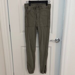 American Eagle Camo Green Stretch High-Waisted Jegging Jogger